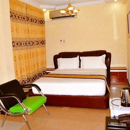 Best Point Hotel Dar-es-Salaam Eksteriør bilde