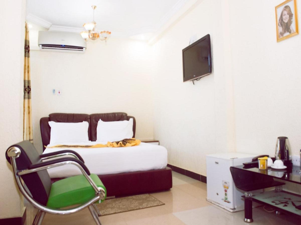 Best Point Hotel Dar-es-Salaam Eksteriør bilde